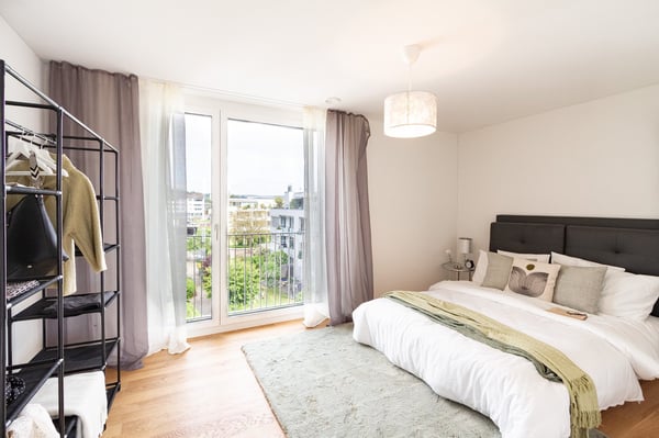 Erstvermietung: Traumhafte 2.5-Zi-Neubau-Attika mit 67 m² Terrasse und Weitsicht 6