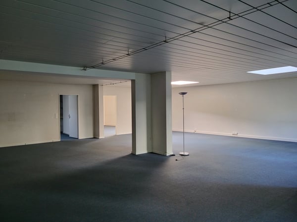 Grosszügige Büroräume an ruhiger Lage 7