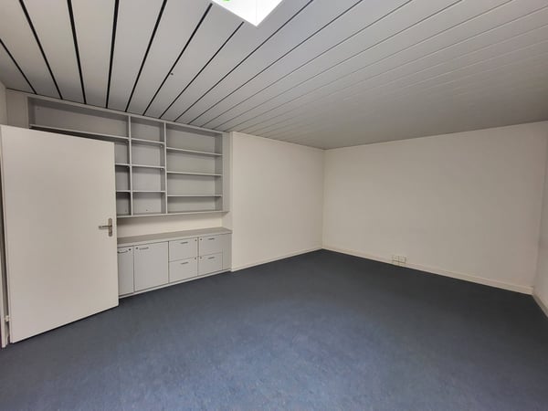 Grosszügige Büroräume an ruhiger Lage 8