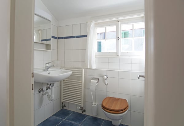 Attraktive möblierte Dachwohnung in der Altstadt 10