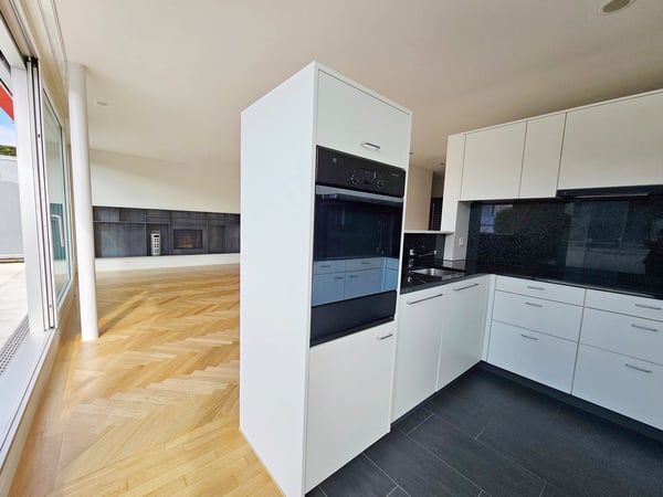 Traumhafte Attikawohnung mit grosser Terrasse à 55m2 im Stadtzentrum Baden 4