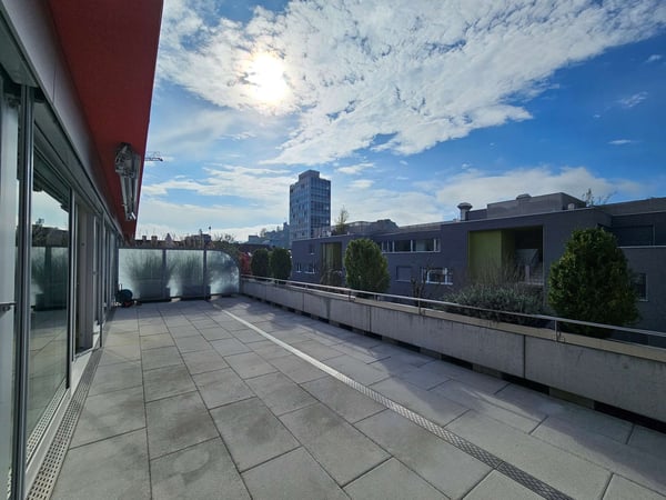 Traumhafte Attikawohnung mit grosser Terrasse à 55m2 im Stadtzentrum Baden 1