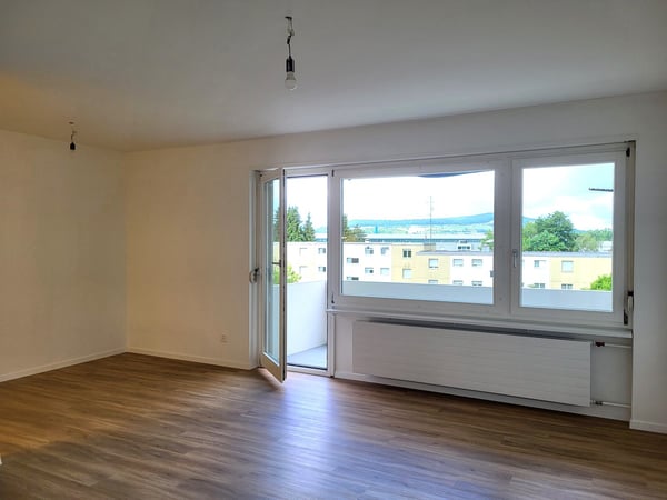Helle neu sanierte 2.5 Zimmerwohnung! 2