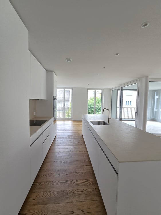 «Erstbezug» Moderne 5.5 Zimmerwohnung an zentraler Lage, nur 20 Minuten von Zürich 3