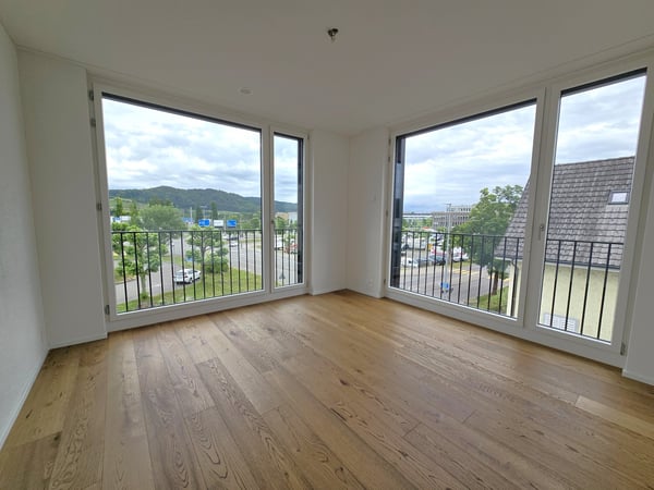 «Erstbezug» Moderne 5.5 Zimmerwohnung an zentraler Lage, nur 20 Minuten von Zürich 6