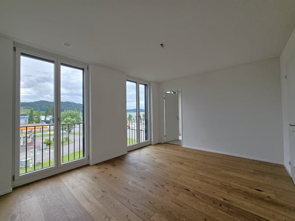 «Erstbezug» Moderne 5.5 Zimmerwohnung an zentraler Lage, nur 20 Minuten von Zürich 7