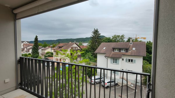 Moderne 2.5-Zimmer-Wohnung mit Loggia 9