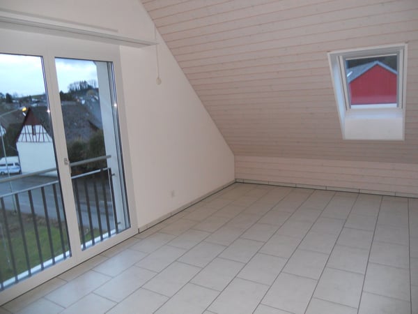 Helle, moderne 8½-Zimmer-Dachwohnung an zentraler Lage 9