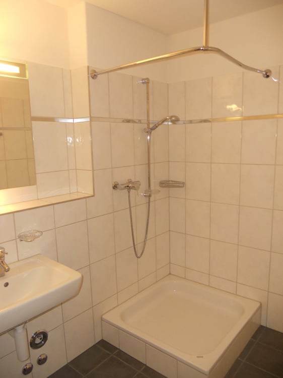 Helle, moderne 8½-Zimmer-Dachwohnung an zentraler Lage 4