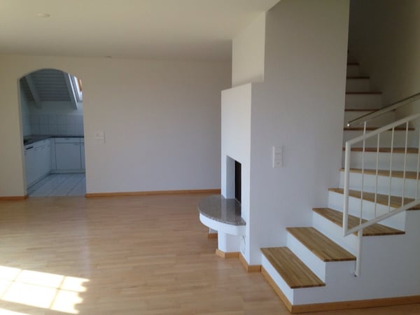 Charmante 5.5-Zimmer-Maisonette-Wohnung in Neerach – Ruhige Lage mit herrlichem Ausblick 3