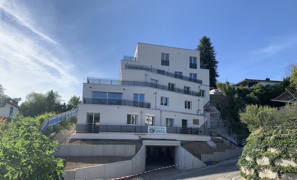 Moderne neue Attikawohnung an attraktiver Hanglage von Glattfelden – Wohnen im Grünen mit Komfort 2
