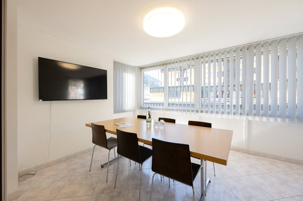Moderne 5.5-Zimmer Gewerbefläche an der Mattastrasse 9 in Davos Platz 12