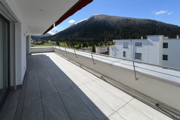 Attraktive 3.5 Zimmer-Attikawohnung an zentraler Lage in Davos Dorf 6