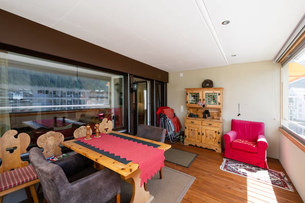 Stilvolle 3.5 Zimmerwohnung an Zentraler Lage in Davos Platz 7