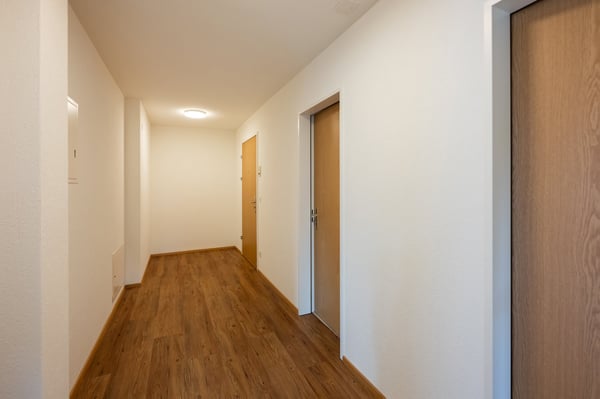 Charmante 2-Zimmer-Wohnung mit Balkon in Davos 3