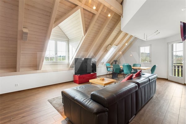 Helle 1.5-Zimmer-Maisonettewohnung mit zwei Balkone und unverbaubarer Aussicht 3