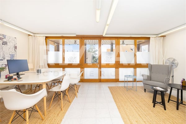 Verlockendes Bürogeschoss mit 5 PP und 1 Archivraum: Als Anlageobjekt / zur Eigennutzung 12