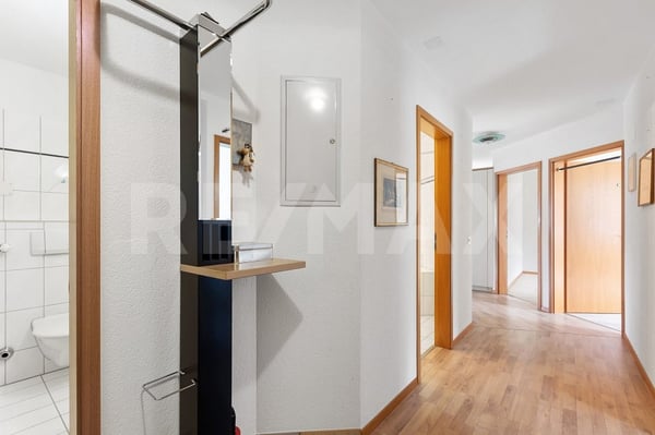 Charmante 4.5-Zi.-Dachwohnung mit sonnigem Balkon und Weitsicht 4