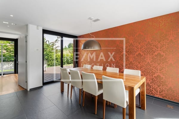 Exklusives 7-Zimmer-Einfamilienhaus mit fantastischer Aussicht 10