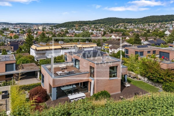 Exklusives 7-Zimmer-Einfamilienhaus mit fantastischer Aussicht 3