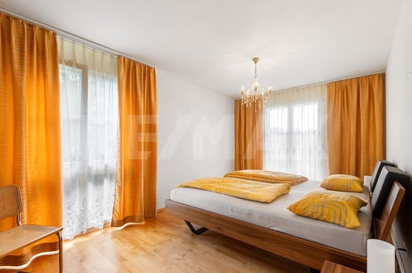 5.5-Zimmer-Reiheneckhaus mit viel Privatsphäre und Weitblick 7