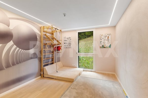 Exklusives 5.5-Zi.-Doppeleinfamilienhaus mit fantastischer Aussicht 6