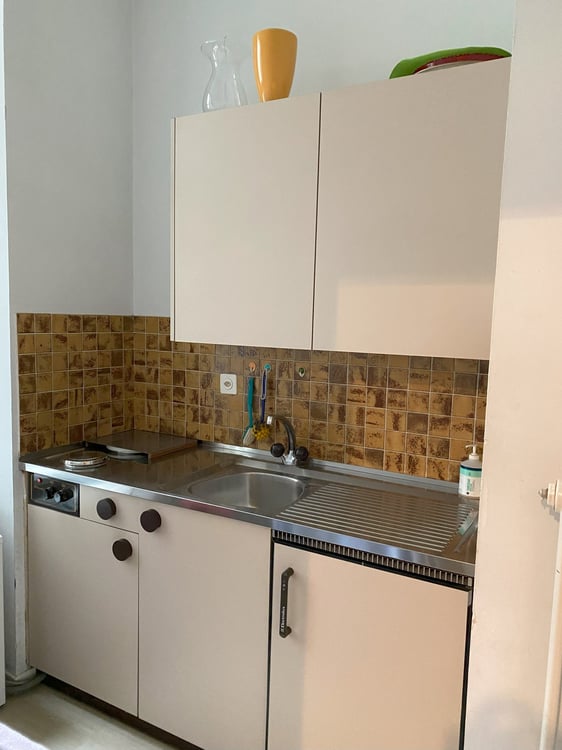 Grosszügige Büro- / Praxisfläche zu vermieten 8