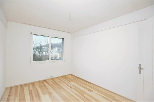 Offene 1.5-Zimmerwohnung mit Balkon und Lift 5