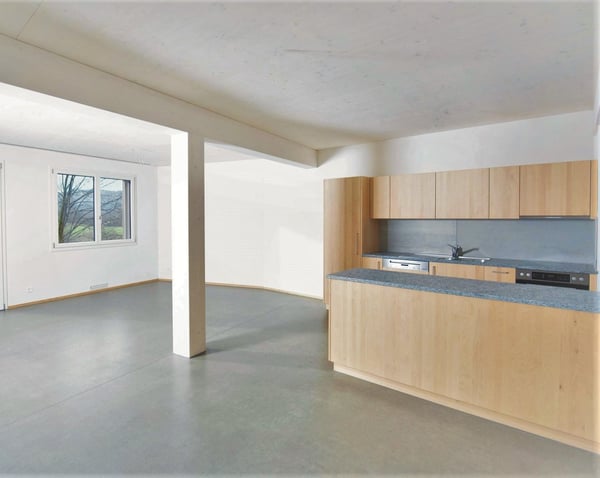 Offene 1.5-Zimmerwohnung mit Balkon und Lift 2