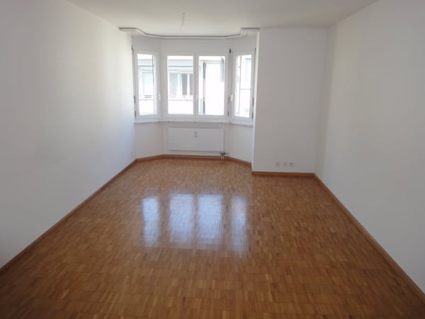 Attraktive 2-Zimmerwohnung an zentraler Lage nahe Universität und Universitätsspital 3