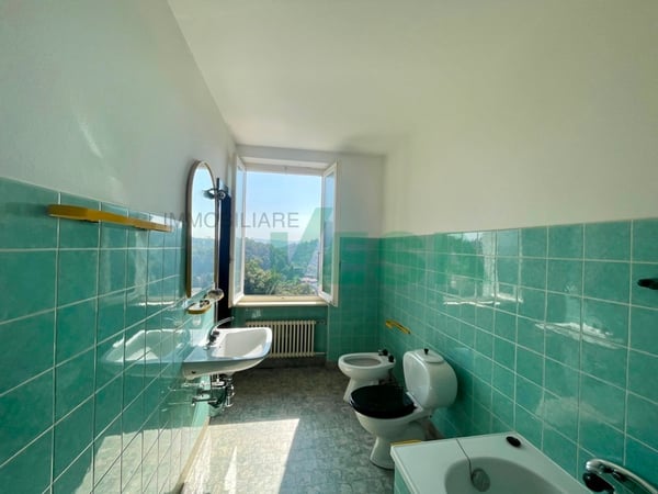 Ampia casa con 3 appartamenti di diverse dimensioni, con bella vista 11