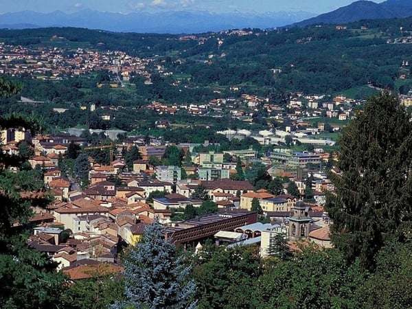 Grande terreno edificabile con progetto approvato per due edifici 2