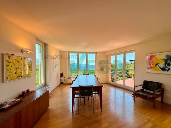 Magnifica proprietà con villa, romantico rustico e terreno edificabile 4