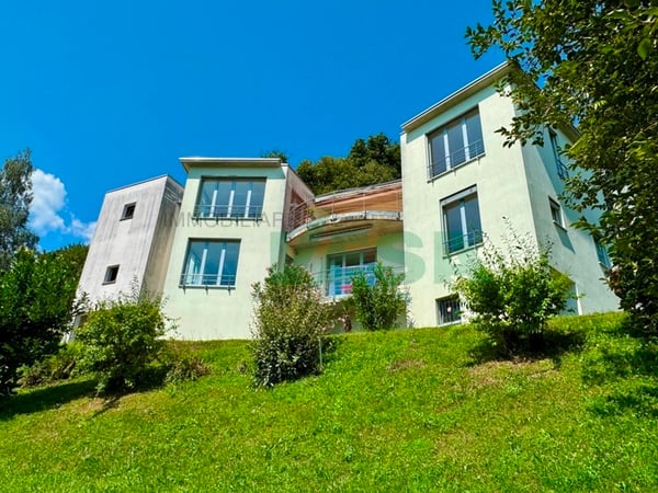 Magnifica proprietà con villa, romantico rustico e terreno edificabile 3