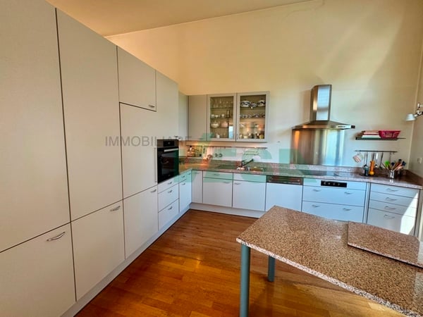 Magnifica proprietà con villa, romantico rustico e terreno edificabile 8