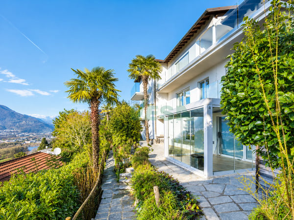 Splendido attico di 4,5 locali con spettacolare vista lago 3