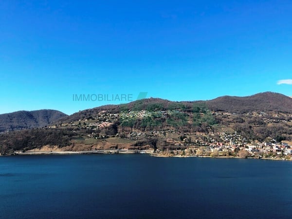 Splendido attico di 4,5 locali con spettacolare vista lago