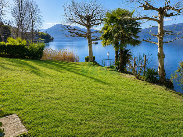 Splendido attico di 4,5 locali con spettacolare vista lago 10