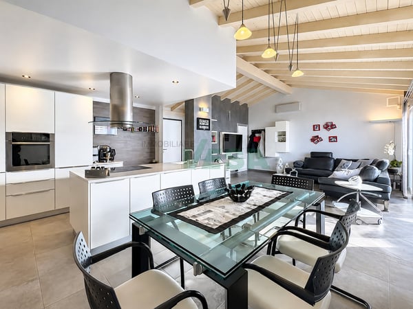 Moderna e luminosa villa mono-bifamiliare con splendida vista aperta 3