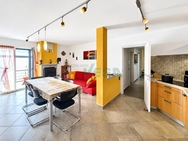 Moderna e luminosa villa mono-bifamiliare con splendida vista aperta 8