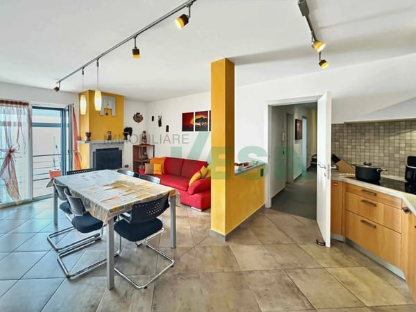 Moderna e luminosa villa mono-bifamiliare con splendida vista aperta 8