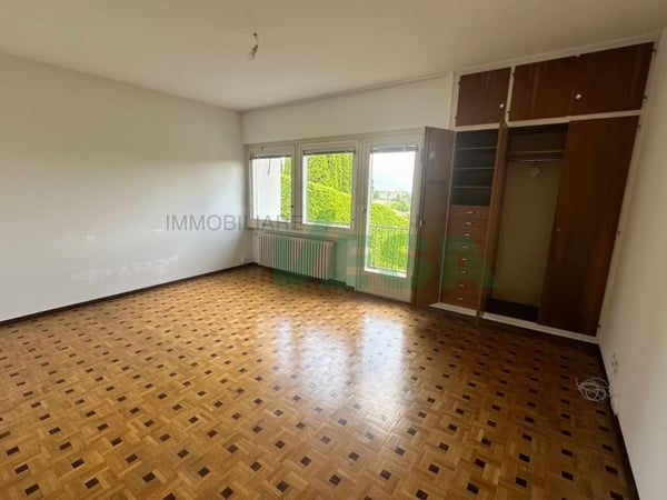 Incantevole villa dalle linee armoniose e moderne, immersa nei vigneti 4