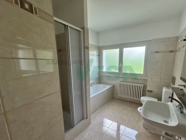 Incantevole villa dalle linee armoniose e moderne, immersa nei vigneti 8