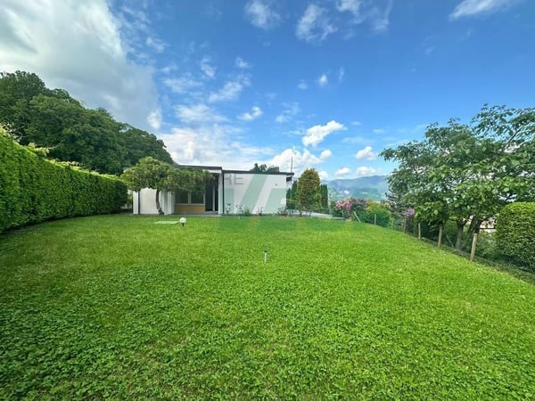 Incantevole villa dalle linee armoniose e moderne, immersa nei vigneti 11