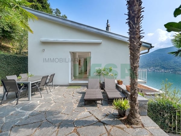 Affascinante proprietà con vista spettacolare e in zona tranquilla 7