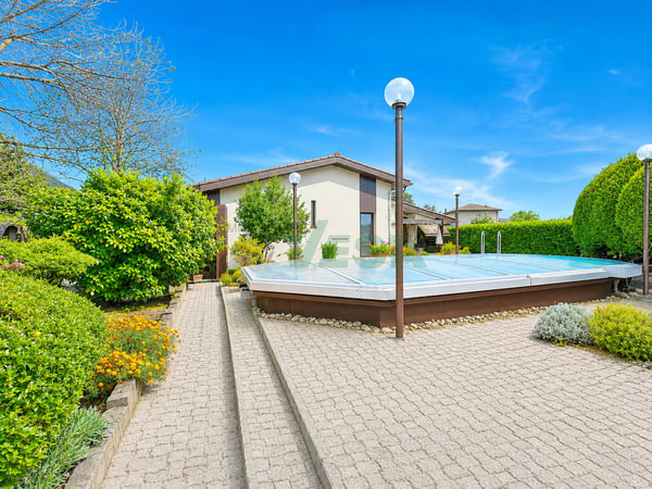 Accogliente villa unifamiliare su un piano con bel giardino e piscina 2