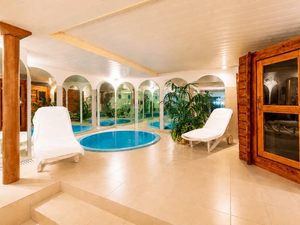 Accogliente villa unifamiliare su un piano con bel giardino e piscina 13