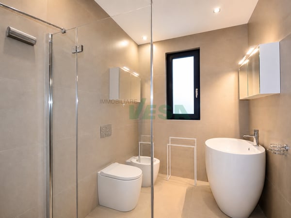 Moderna villa nuova con spettacolare vista panoramica e piscina 12