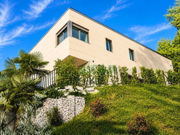 Moderna villa nuova con spettacolare vista panoramica e piscina 5