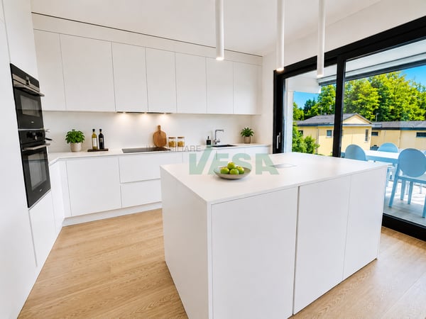 Magnifico attico 4,5 locali con grande terrazza e parziale vista lago 5